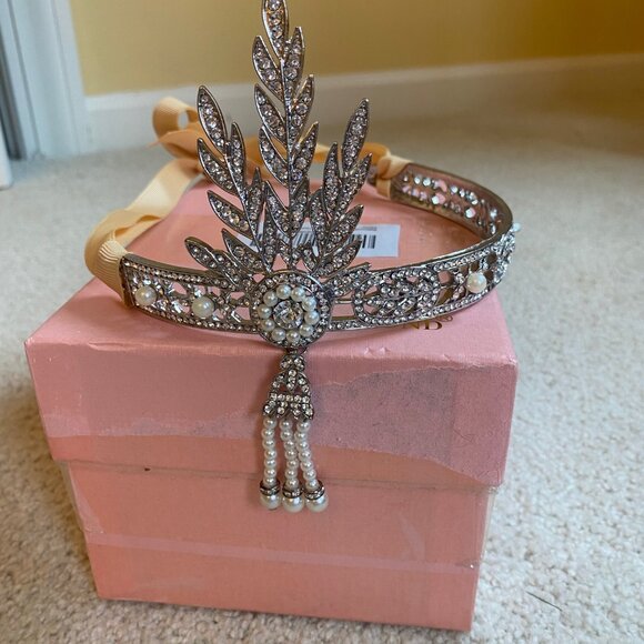 "Great Gatsby" style pearl crystal tiara, adjustable. - Picture 3 of 5